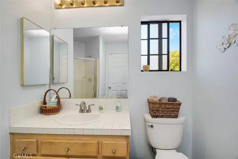 Bath - 1718 Tecalote Dr #26, Fallbrook, CA 92028 photo 4 of 4