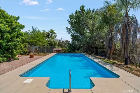 Exterior - 1644 Cuatro Ln, Fallbrook, CA 92028 photo 13 of 18
