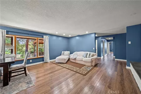 Living - 1644 Cuatro Ln, Fallbrook, CA 92028 photo 3 of 3