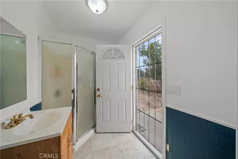 Bath - 1644 Cuatro Ln, Fallbrook, CA 92028 photo 3 of 6