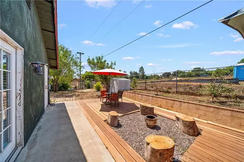 Exterior - 1644 Cuatro Ln, Fallbrook, CA 92028 photo 4 of 18