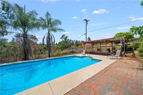 Exterior - 1644 Cuatro Ln, Fallbrook, CA 92028 photo 12 of 18