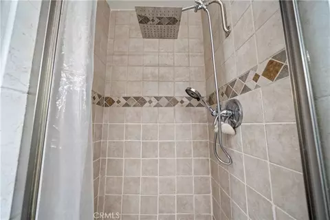 Bath - 1644 Cuatro Ln, Fallbrook, CA 92028 photo 4 of 6