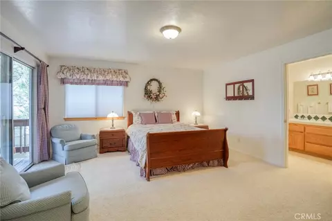 Bedroom - 196 B, Lake Arrowhead, CA 92352 photo 2 of 7