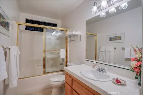 Bath - 196 B, Lake Arrowhead, CA 92352 photo 4 of 4
