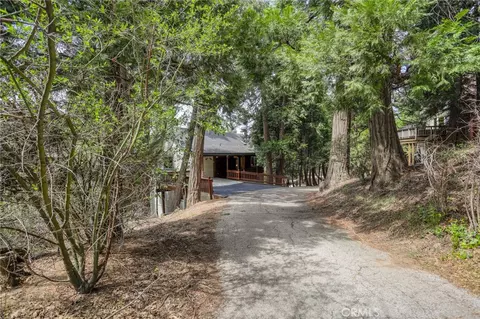 Exterior - 196 B, Lake Arrowhead, CA 92352 photo 10 of 10