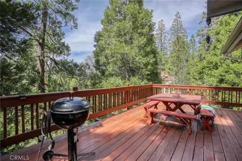 Exterior - 196 B, Lake Arrowhead, CA 92352 photo 3 of 10