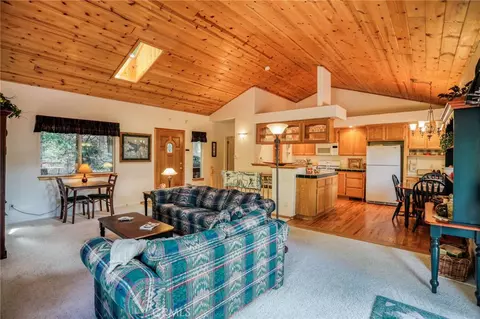 Living - 196 B, Lake Arrowhead, CA 92352 photo 5 of 6
