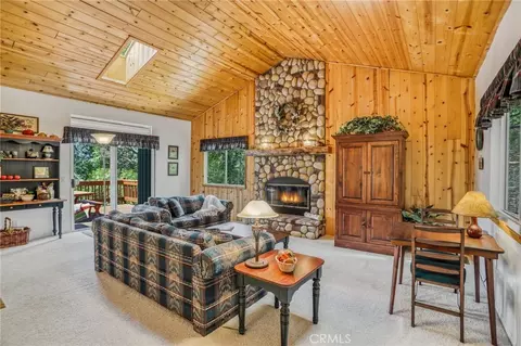 Living - 196 B, Lake Arrowhead, CA 92352 photo 2 of 6