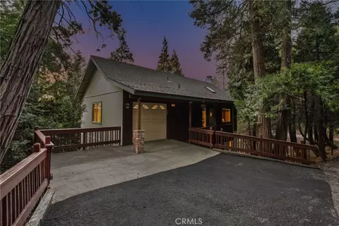 Exterior - 196 B, Lake Arrowhead, CA 92352 photo 9 of 10