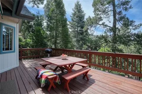 Exterior - 196 B, Lake Arrowhead, CA 92352 photo 2 of 10