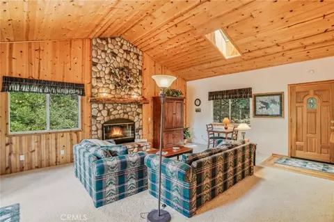 Living - 196 B, Lake Arrowhead, CA 92352 photo 4 of 6