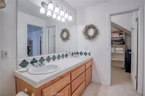 Bath - 196 B, Lake Arrowhead, CA 92352 photo 3 of 4