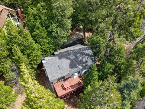 View/Area - 196 B, Lake Arrowhead, CA 92352 photo 1 of 2
