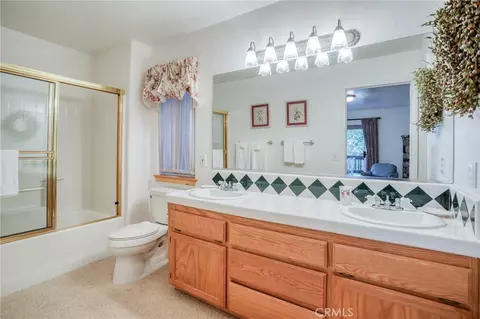 Bath - 196 B, Lake Arrowhead, CA 92352 photo 2 of 4
