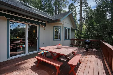 Exterior - 196 B, Lake Arrowhead, CA 92352 photo 4 of 10