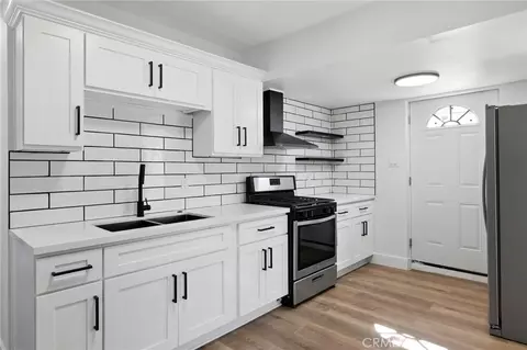 Kitchen - 25441 W Main, Barstow, CA 92311 photo 1 of 3