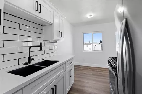 Kitchen - 25441 W Main, Barstow, CA 92311 photo 3 of 3