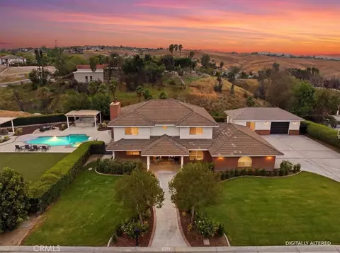 1956 Middle Crk, Riverside, CA 92506