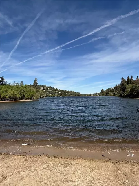 View/Area - 785 County Dr, Crestline, CA 92325 photo 4 of 7