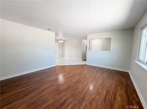 Living - 15011 Mission St, Hesperia, CA 92345 photo 3 of 4