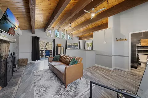 Living - 33080 Robin Ln, Arrowbear, CA 92382 photo 2 of 3