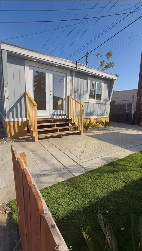 1011 W La Cadena Dr #30, Riverside, CA 92509