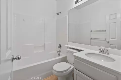 Bath - 3924 Polk #E, Riverside, CA 92505 photo 2 of 2
