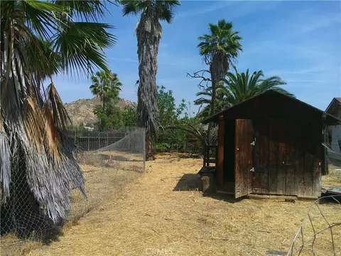 Exterior - 4500 Highland Pl, Riverside, CA 92506 photo 5 of 9