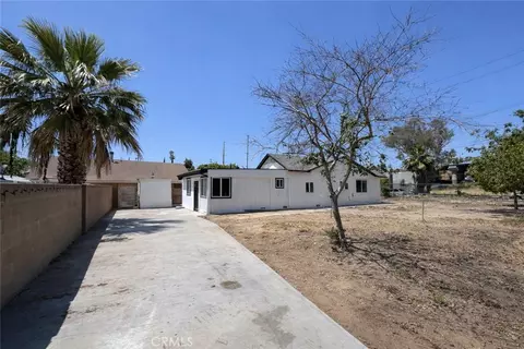 Exterior - 420 W K St, Colton, CA 92324 photo 2 of 3