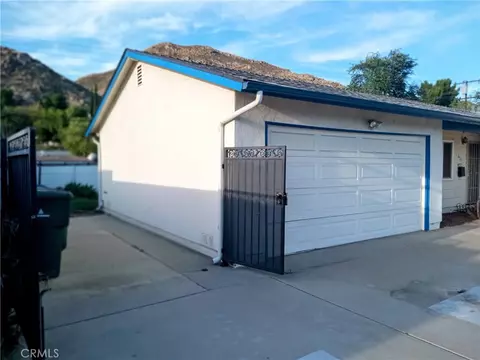 657 Glenhill Dr, Riverside, CA 92507 photo 2