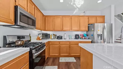 Kitchen - 29082 La Ladera Rd, Menifee, CA 92584 photo 2 of 3