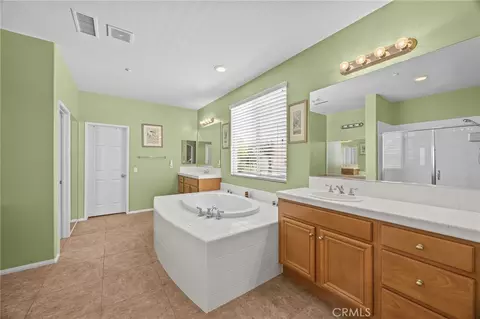 Bath - 9509 Kings Ct, Riverside, CA 92508 photo 3 of 5