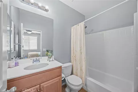 Bath - 9509 Kings Ct, Riverside, CA 92508 photo 5 of 5