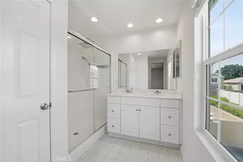 Bath - 9657 Summertime Ter, Riverside, CA 92508 photo 2 of 2