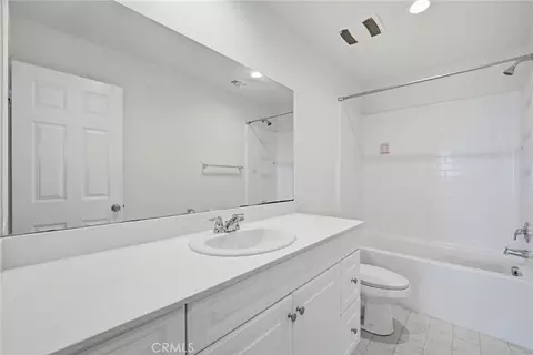 Bath - 9657 Summertime Ter, Riverside, CA 92508 photo 1 of 2