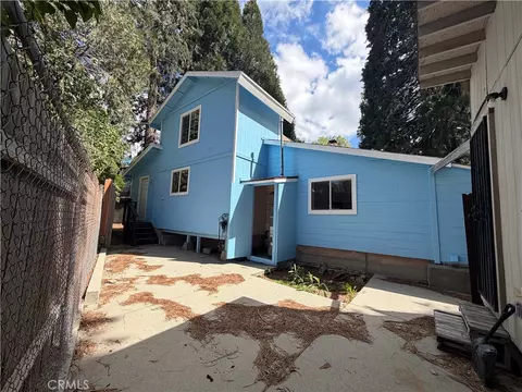 Exterior - 320 Sky View Ln, Crestline, CA 92325 photo 2 of 8