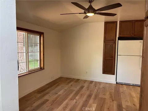 Living - 320 Sky View Ln, Crestline, CA 92325 photo 5 of 5