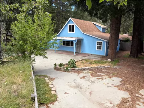 Exterior - 320 Sky View Ln, Crestline, CA 92325 photo 3 of 8