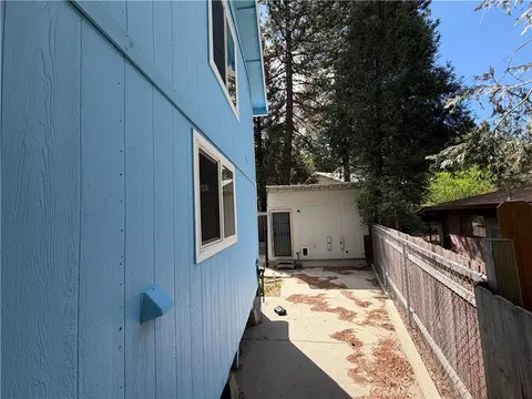 Exterior - 320 Sky View Ln, Crestline, CA 92325 photo 1 of 8