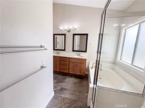 Bath - 3630 Vanderbilt Dr, Corona, CA 92881 photo 2 of 5