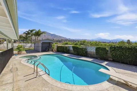 Exterior - 7003 Grove, Highland, CA 92346 photo 12 of 14