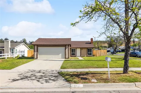 3151 Neptune Dr, Riverside, CA 92503