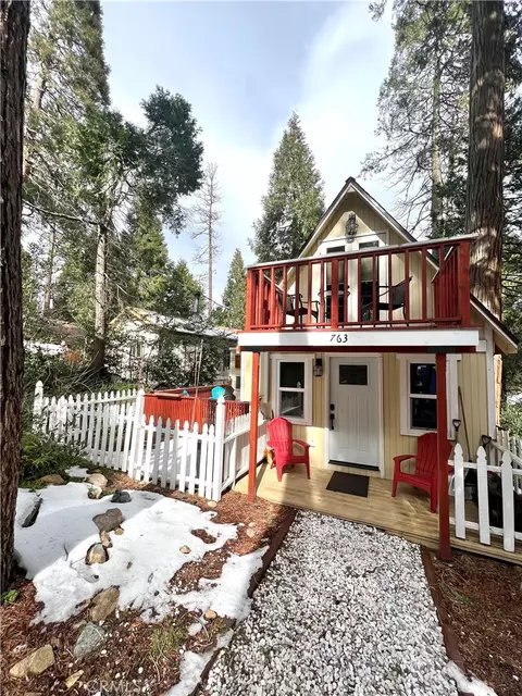 763 Woodland, Crestline, CA 92325