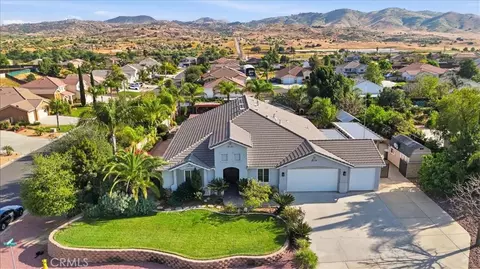 19247 Mountain Shadow Ln, Perris, CA 92570
