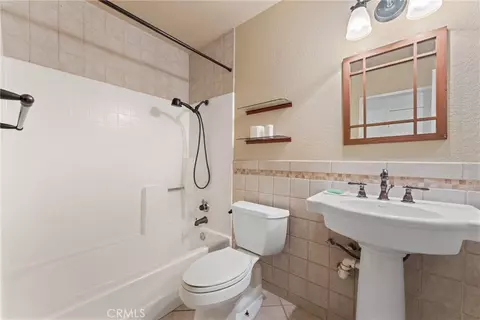 Bath - 1443 Doral Ct, Ontario, CA 91761 photo 3 of 3