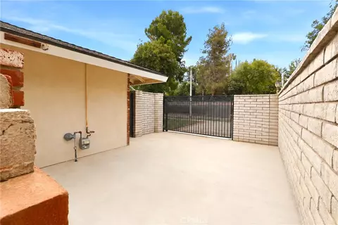 Exterior - 2145 Fairview Ave, Riverside, CA 92506 photo 3 of 4