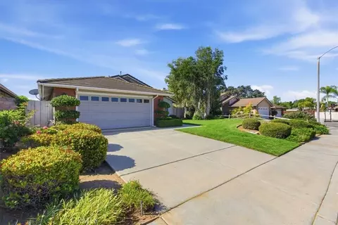 Exterior - 173 S Mercedes, Fallbrook, CA 92028 photo 2 of 8