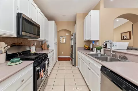 Entry Way - 10312 Primrose, Hesperia, CA 92345 photo 2 of 5