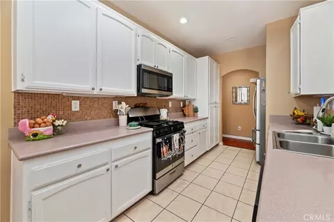 Kitchen - 10312 Primrose, Hesperia, CA 92345 photo 1 of 2